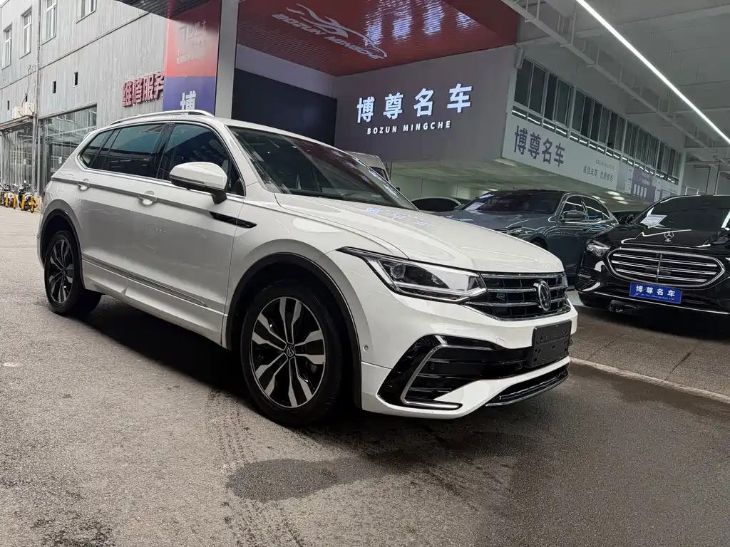 Tiguan L 330 TSI Auto 2 WD R-Line Premium