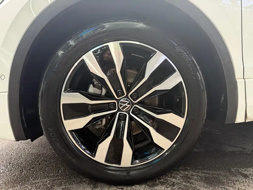 Tiguan L 330 TSI Auto 2 WD R-Line Premium