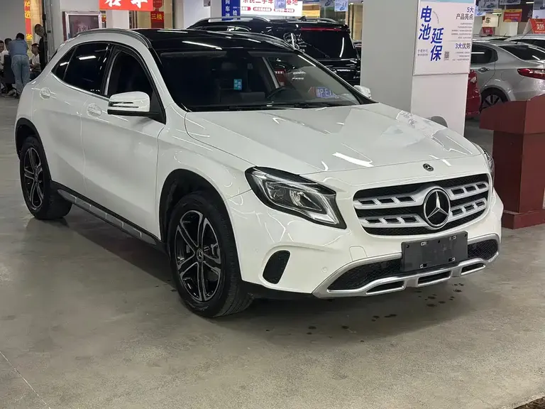 Mercedes-Benz GLA GLA 200 Fashion