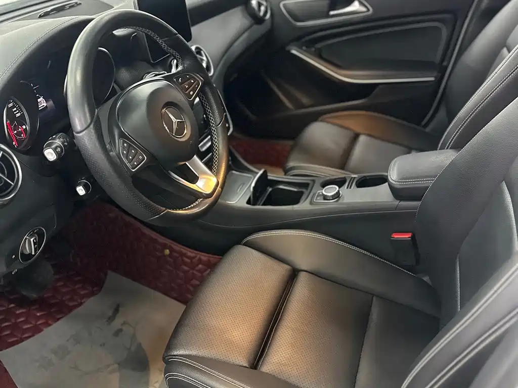 Mercedes-Benz GLA GLA 200 Fashion