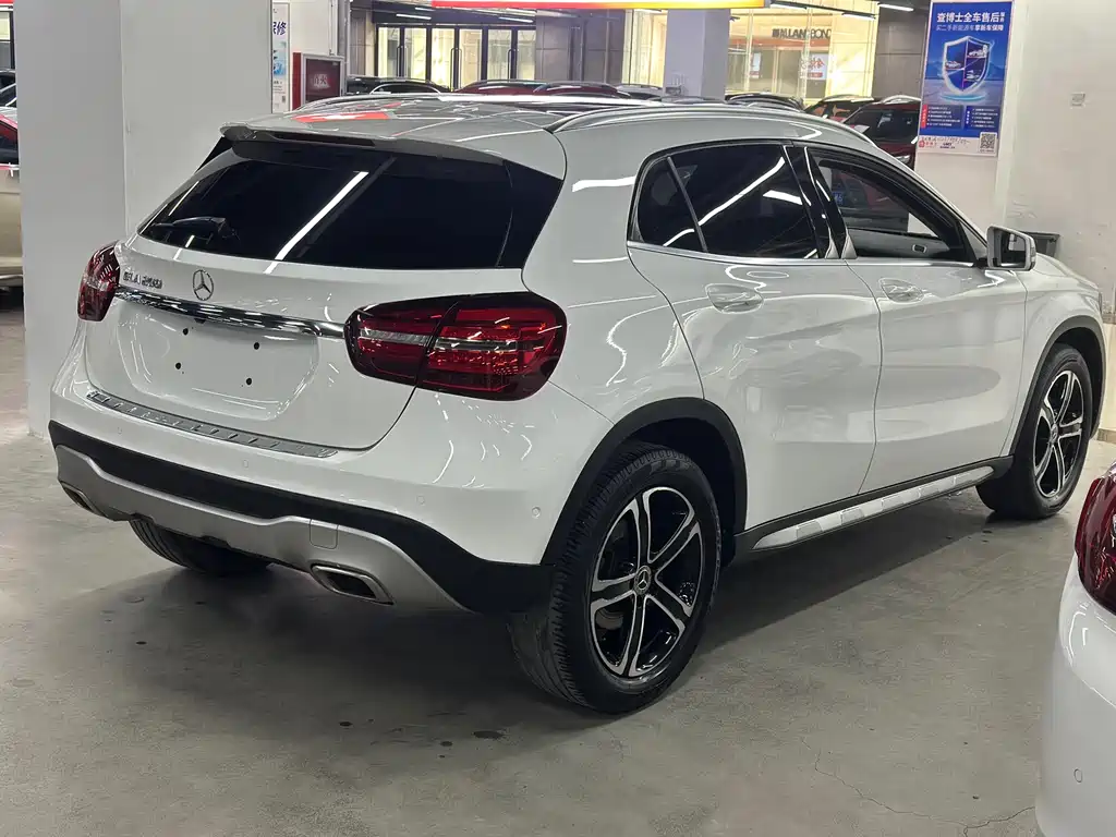 Mercedes-Benz GLA GLA 200 Fashion