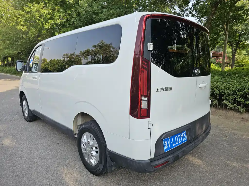 Xintu V70 新途V70 2023款 2.0 T 精英版 手动短轴低顶 5/6座（125 Ps）