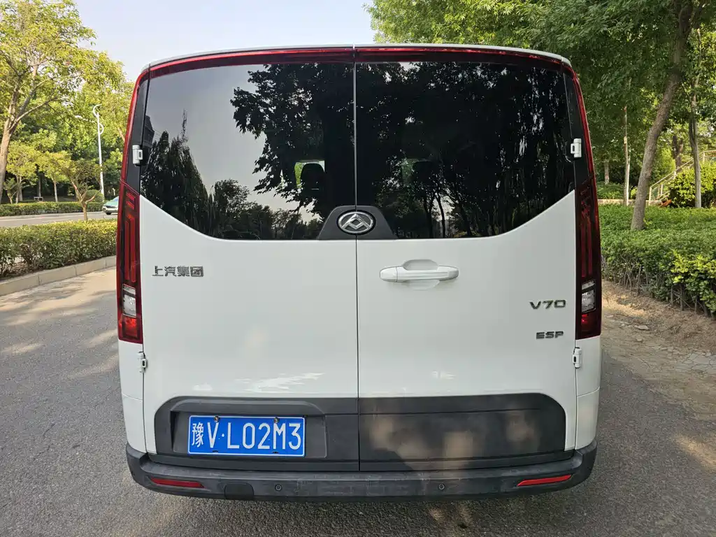 Xintu V70 新途V70 2023款 2.0 T 精英版 手动短轴低顶 5/6座（125 Ps）