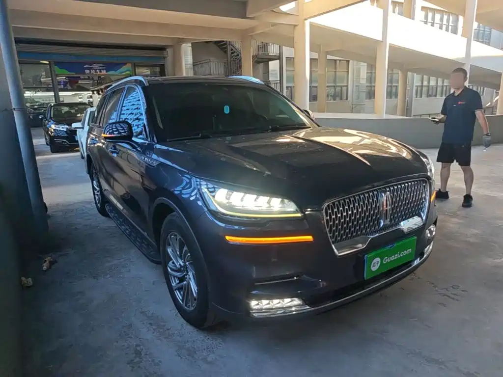 Aviator 3.0 T V6 4 WD Premium