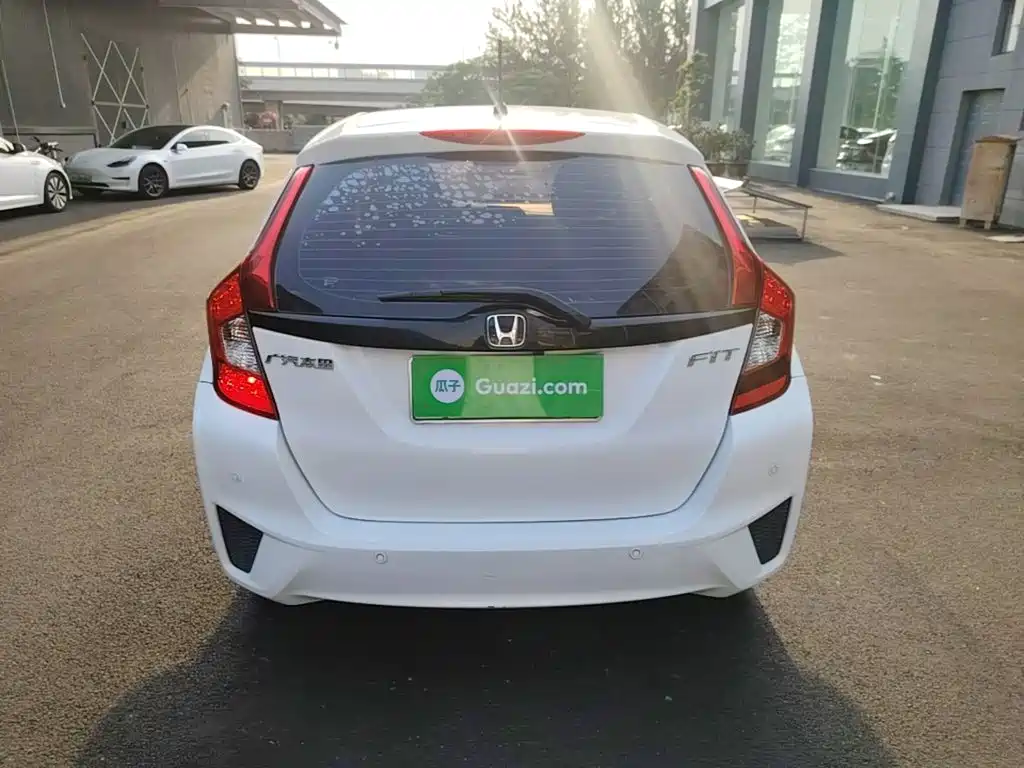 Fit 1.5 L LXS CVT Comfort Sunroof
