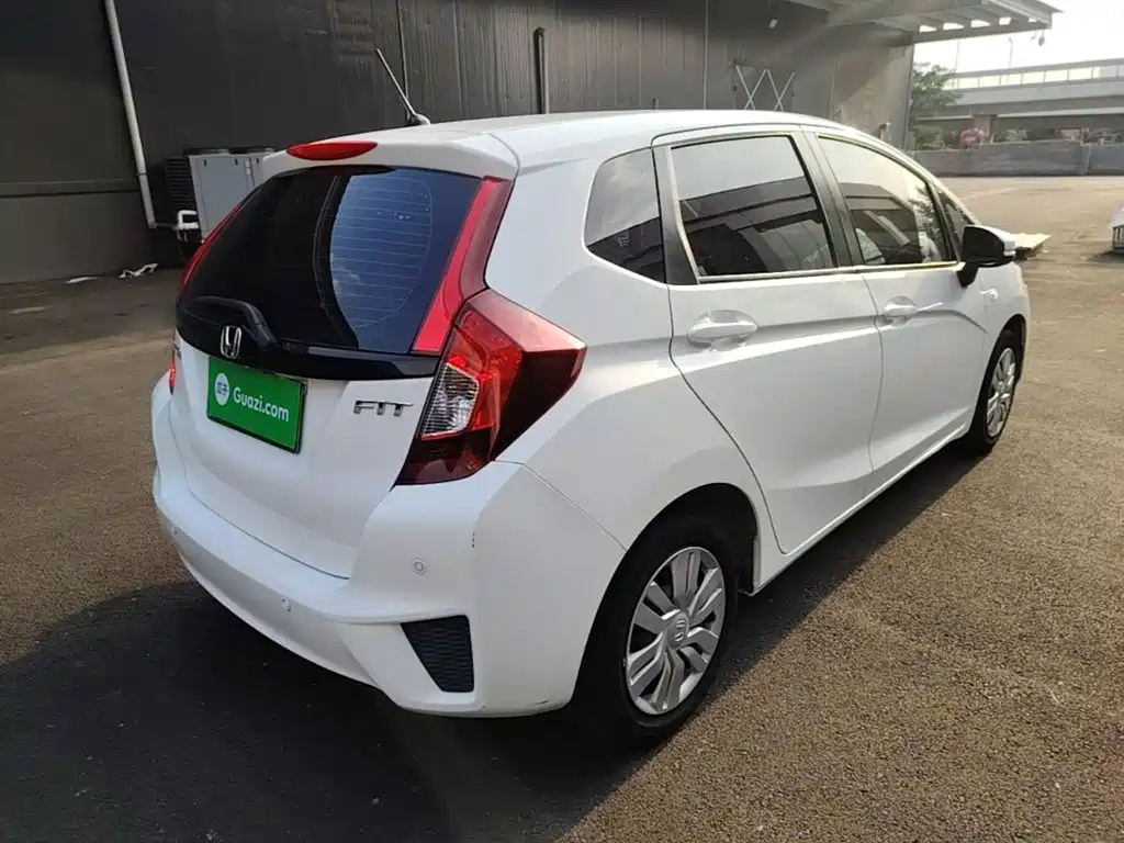 Fit 1.5 L LXS CVT Comfort Sunroof