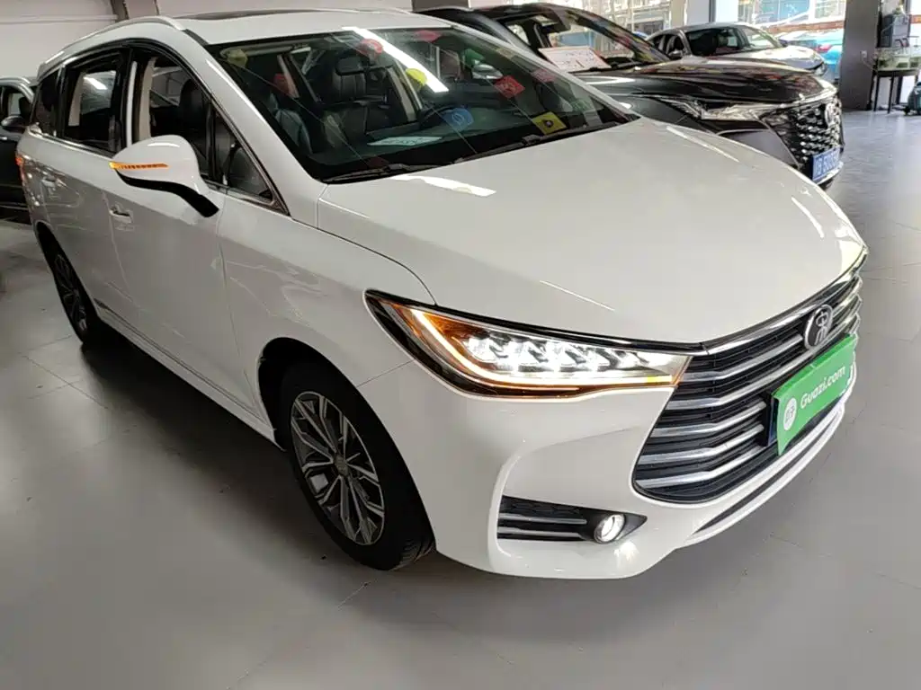 Song MAX 1.5 T Auto Connected Wise Comfort Sunroof 7-seat CN-VI