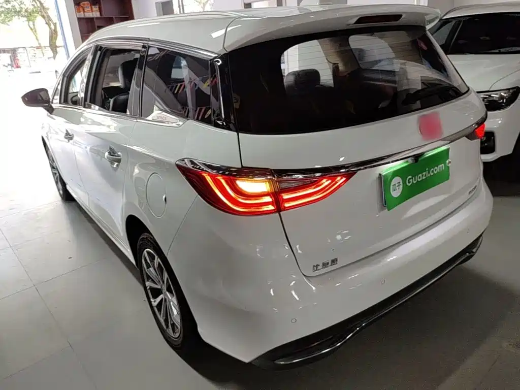Song MAX 1.5 T Auto Connected Wise Comfort Sunroof 7-seat CN-VI