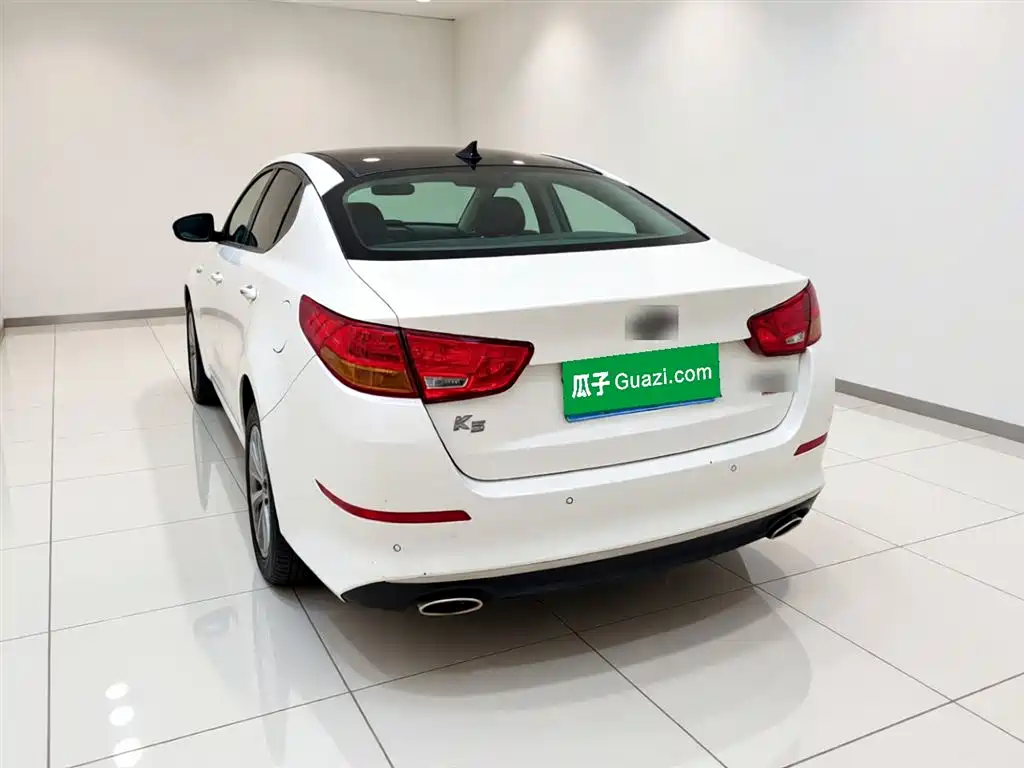 Kia K5 2.0 L Auto Luxury