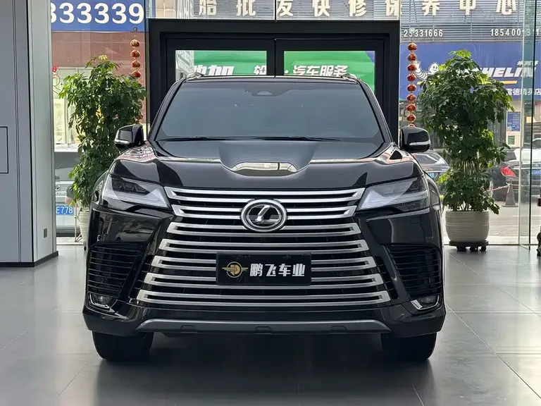 Lexus LX 700 h Territory