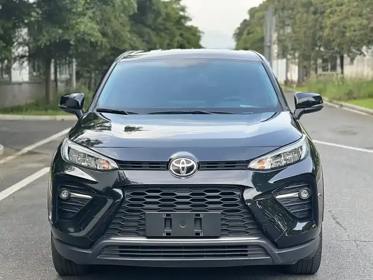 Toyota Wildlander 2.0 L CVT 2 WD Leading