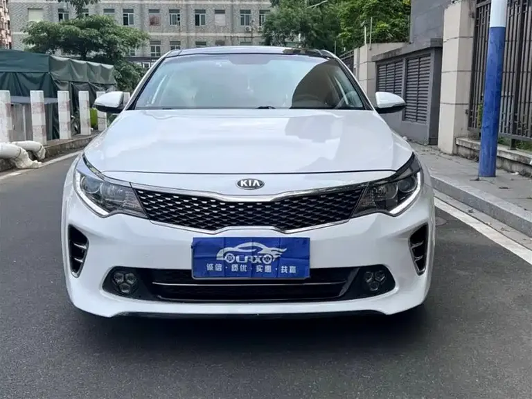 Kia K5 1.6 T Auto LUX
