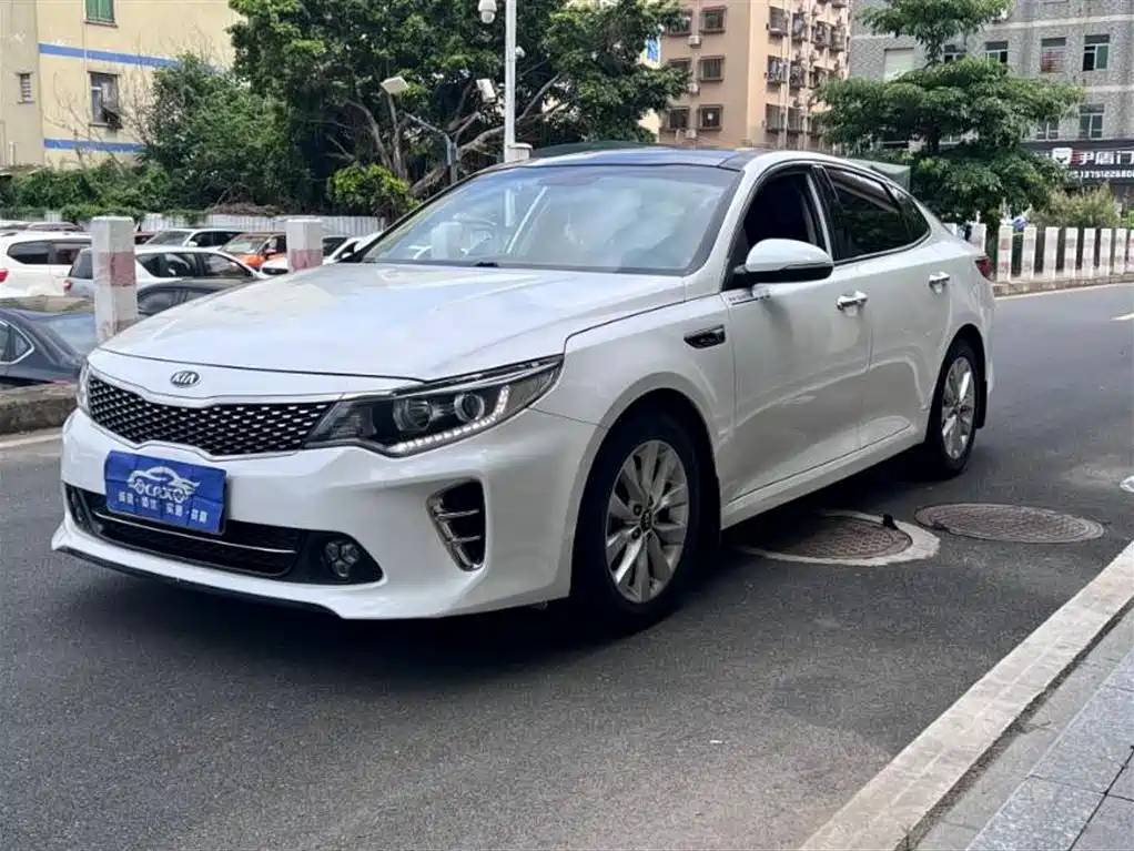 Kia K5 1.6 T Auto LUX