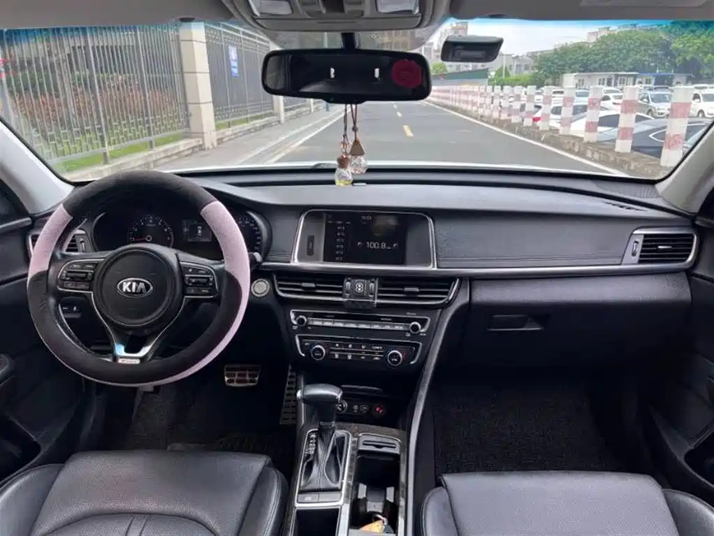 Kia K5 1.6 T Auto LUX