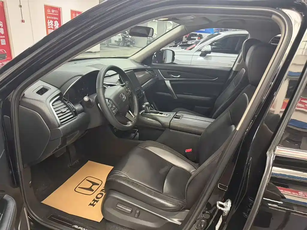 Avancier 240 TURBO 2 WD Luxury