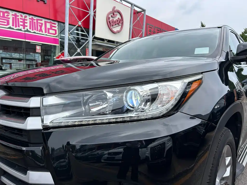 Highlander 2.0 T 4 WD Luxury 7-seat CN-VI