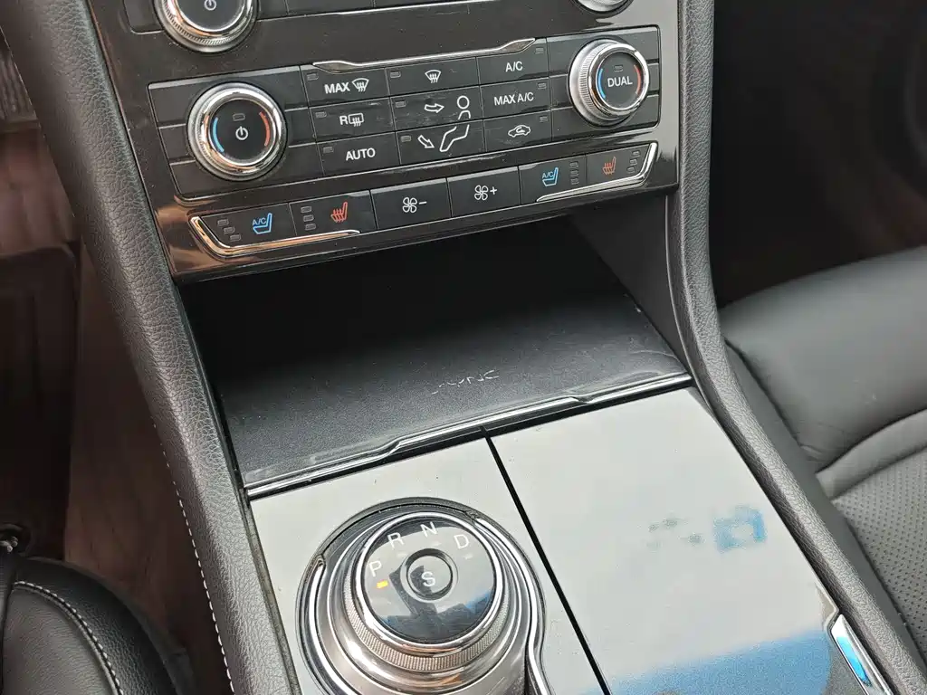 Taurus EcoBoost 245 Fashion