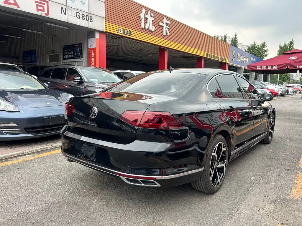 Magotan 200 10 K Commemorative 330 TSI DSG Luxury