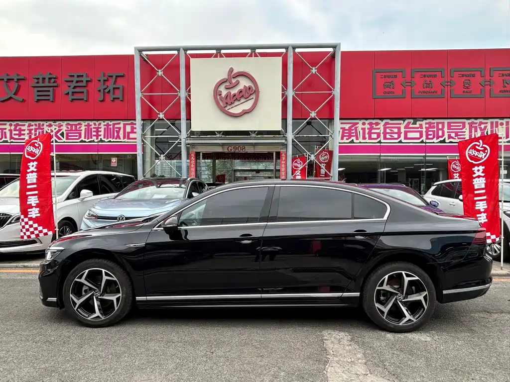 Magotan 200 10 K Commemorative 330 TSI DSG Luxury