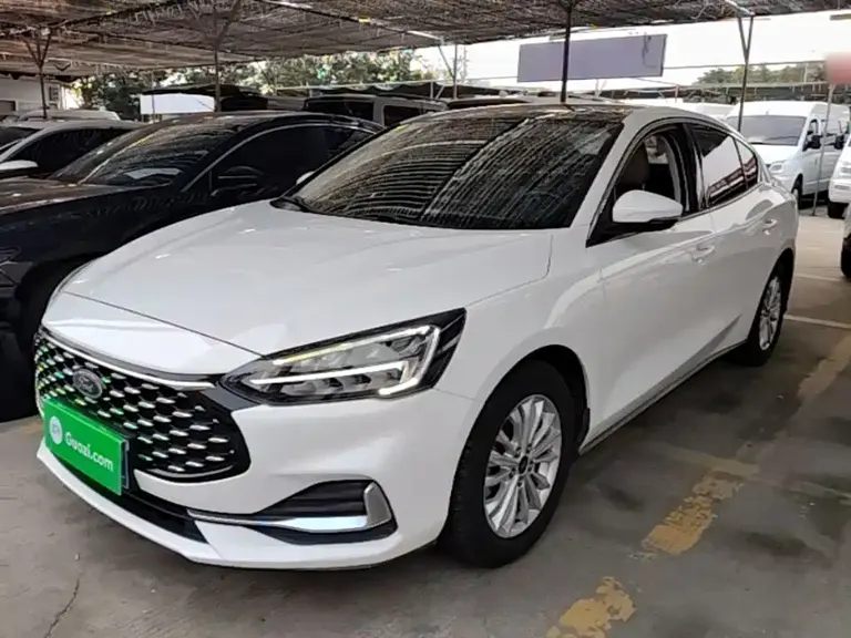 Ford Focus Sedan EcoBoost 180 Auto Sharp Trend