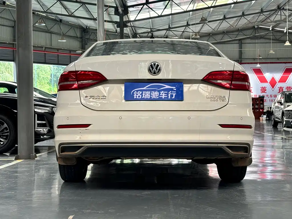 Lavida 280 TSI DSG Comfort CN-VI