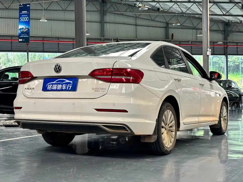 Lavida 280 TSI DSG Comfort CN-VI