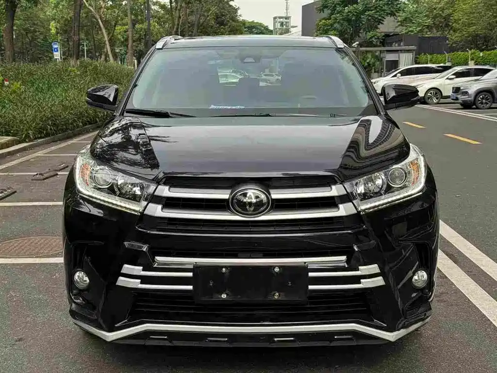 Highlander 2.0 T 4 WD Luxury 7-seat CN-V