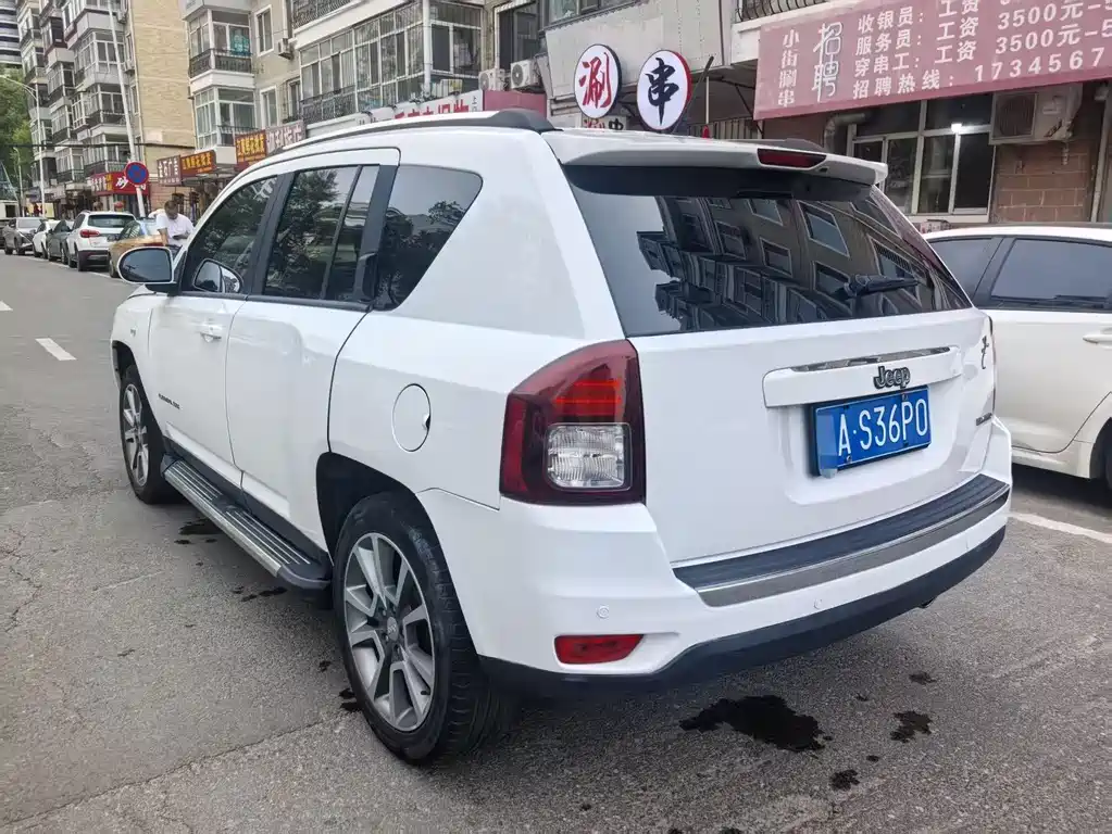 Compass (Import) 2.4 L 4 WD Luxury