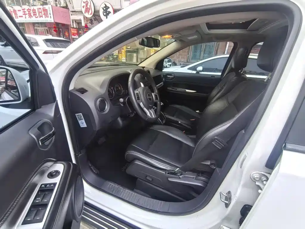 Compass (Import) 2.4 L 4 WD Luxury