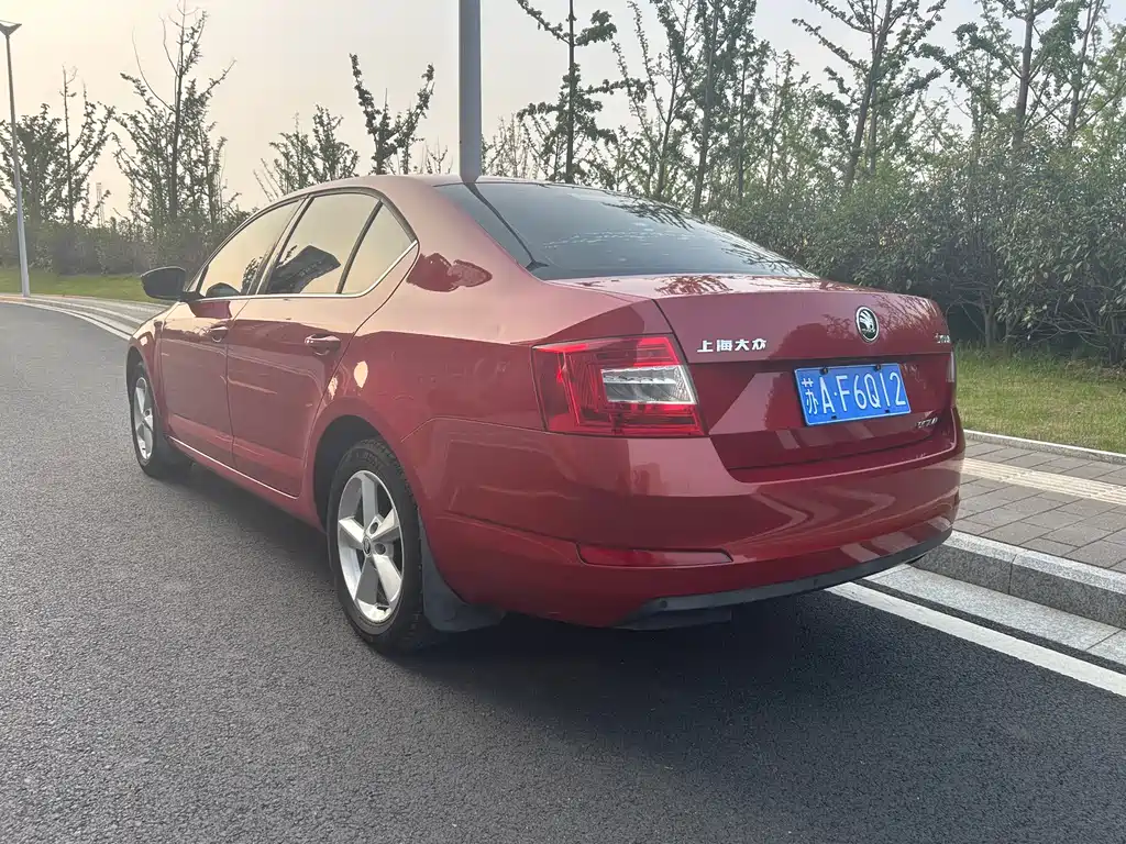 Octavia 1.6 L Auto Yijie