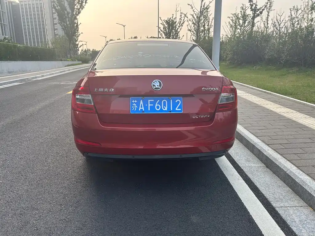 Octavia 1.6 L Auto Yijie