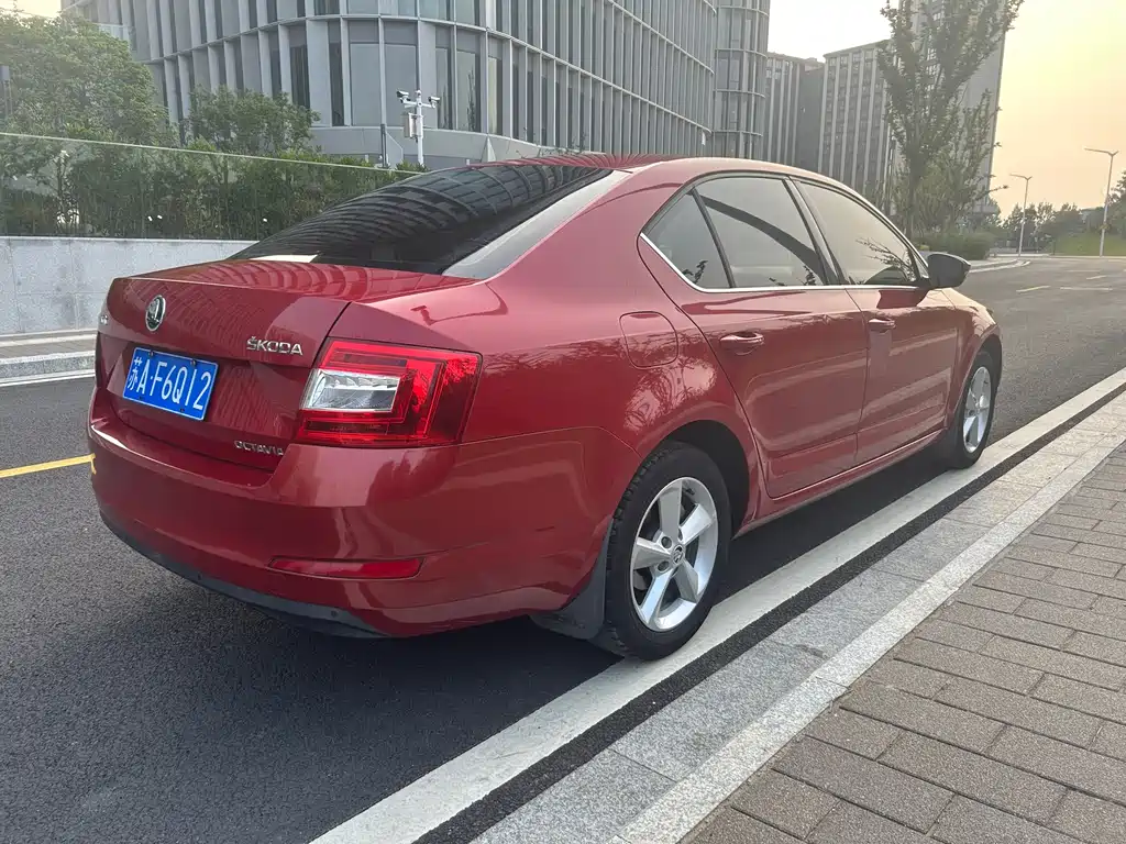 Octavia 1.6 L Auto Yijie