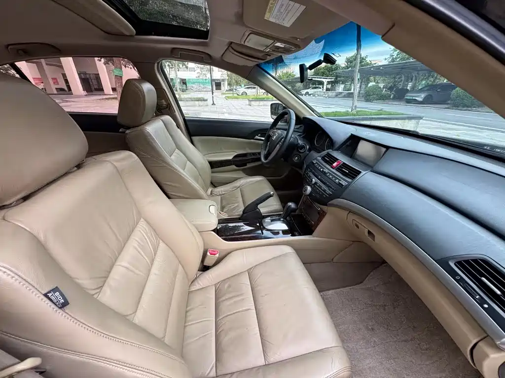 Accord 2.4 L EX Navi