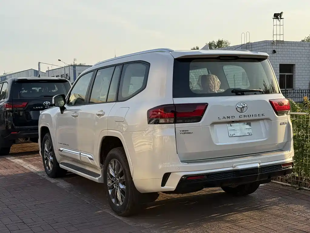 Land Cruiser (Import) 兰德酷路泽(进口) 2025款 3.3 T 柴油版