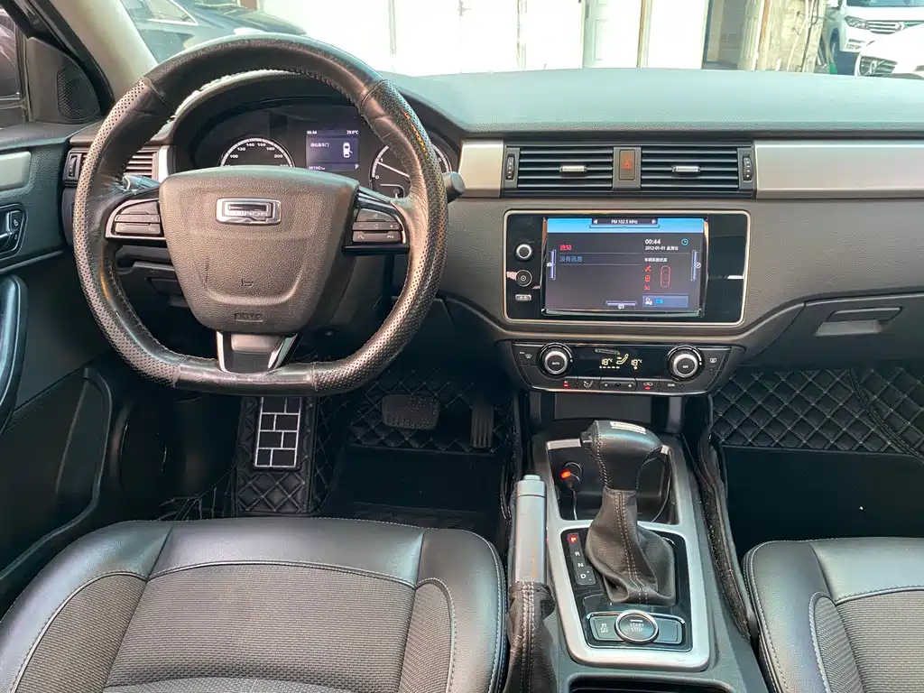Qoros 3 观致3 2016款 三厢 1.6 L 自动致悦型