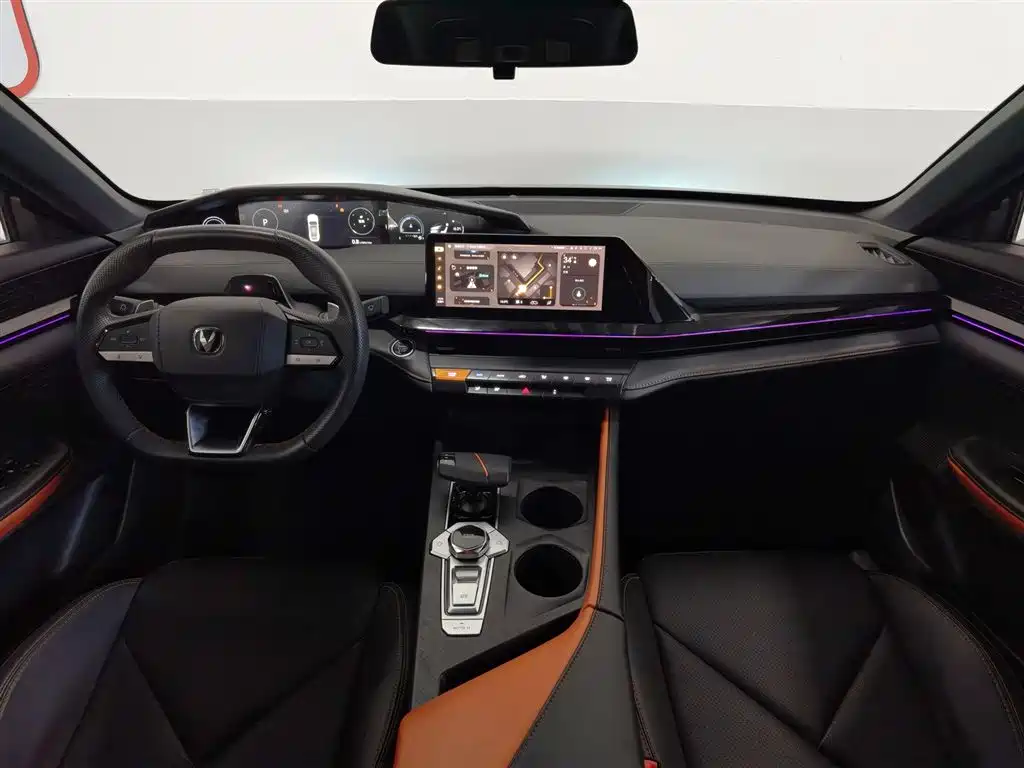 Changan UNI-V 1.5 T Distinguished