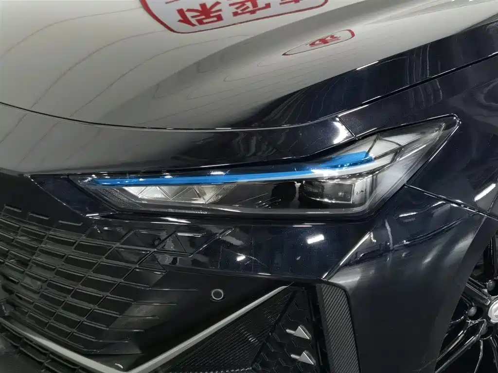 Changan UNI-V 1.5 T Distinguished