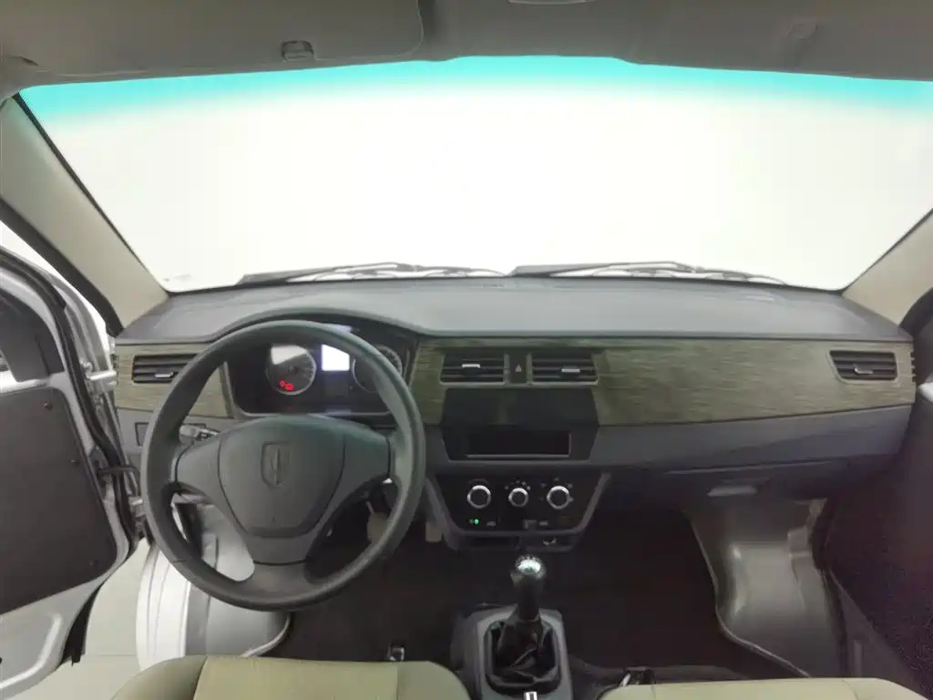 Xiaohaishi X30 1.5 L Super Enjoyment Cargo Van 2 5-seat AC SWC15 M