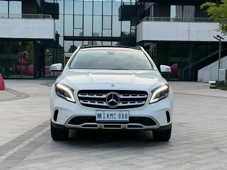 Mercedes-Benz GLA GLA 200 Fashion