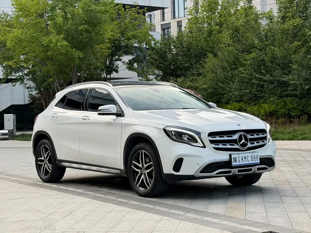 Mercedes-Benz GLA GLA 200 Fashion