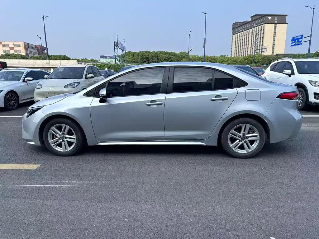 Levin 雷凌 2021款 TNGA 1.5 L CVT领先版