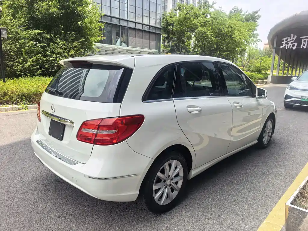 Mercedes-Benz B-Class B 180
