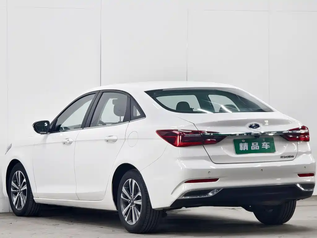 Escort 1.5 L Auto Diamond