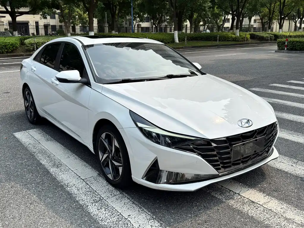 Elantra 1.5 L CVT LUX Distinguished