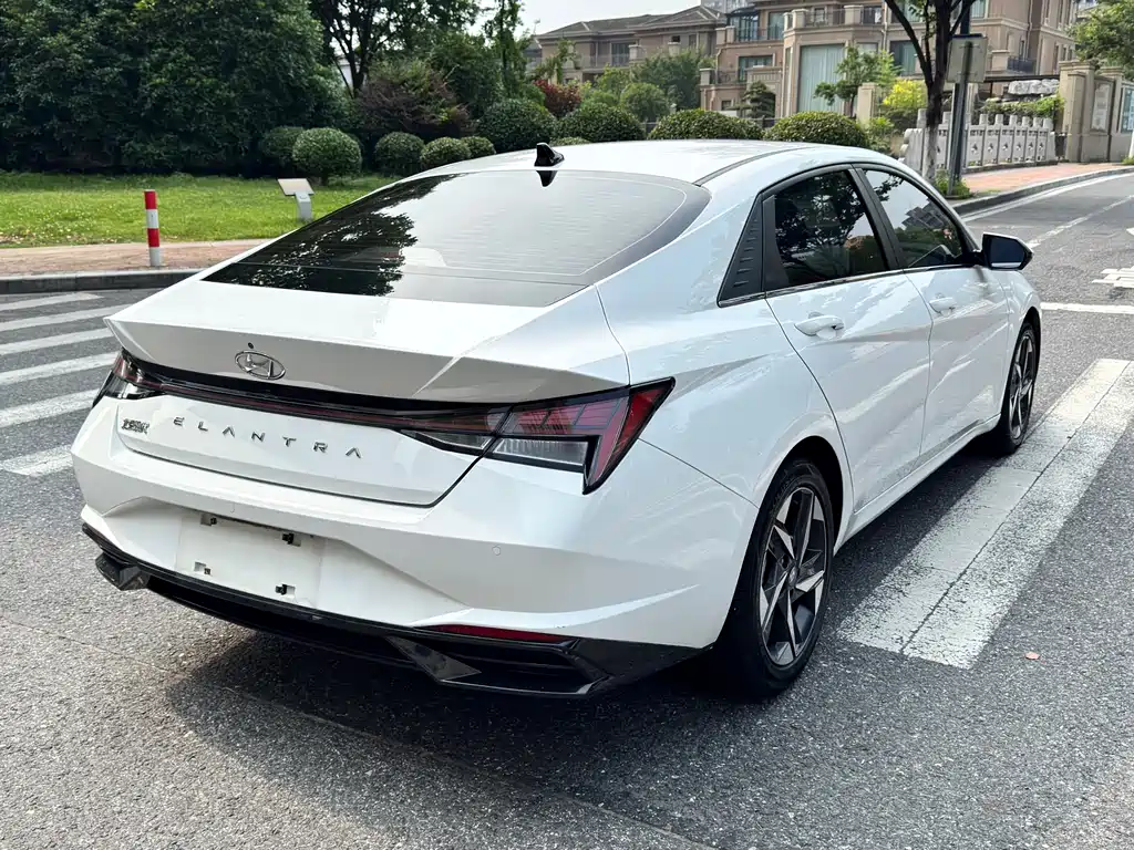 Elantra 1.5 L CVT LUX Distinguished