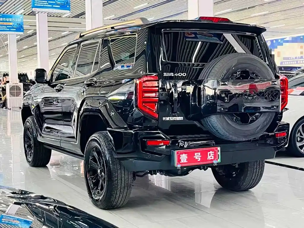 Tank 400 NEV Hi4-T Offroad