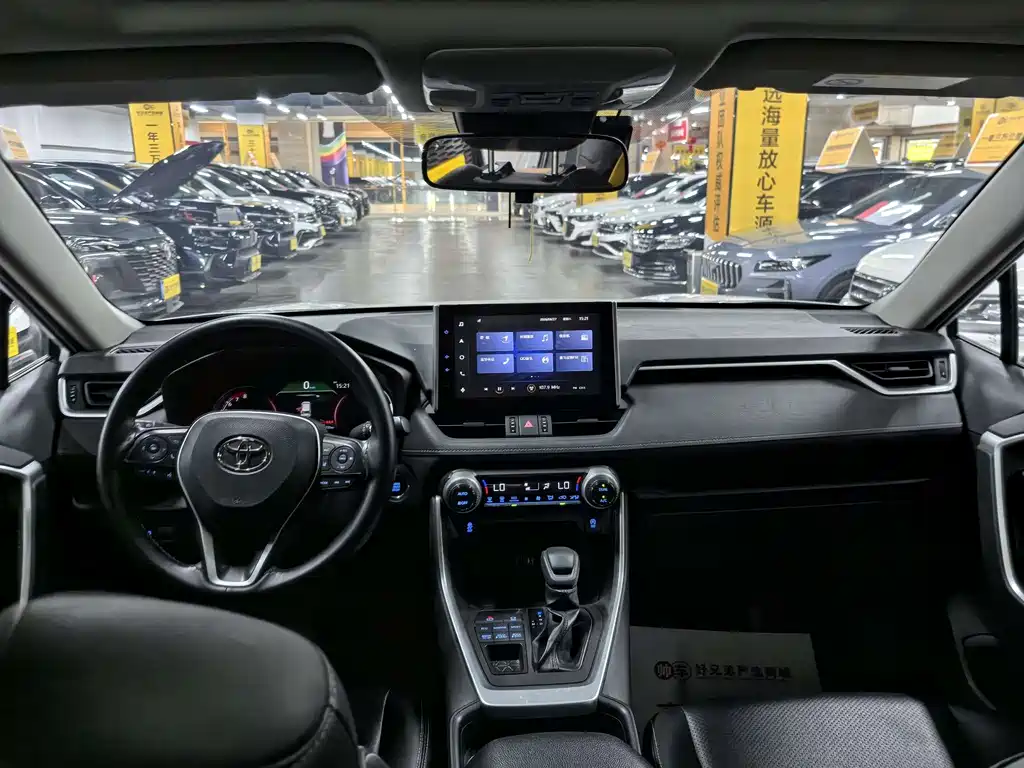 RAV4 2.0 L CVT 4 WD Style