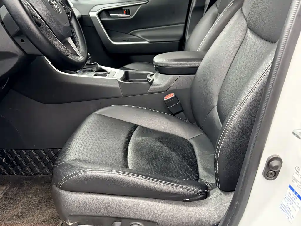 RAV4 2.0 L CVT 4 WD Style