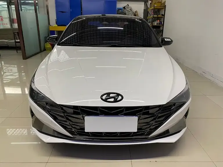 Hyundai Elantra 240 TGDi DCT LUX Distinguished