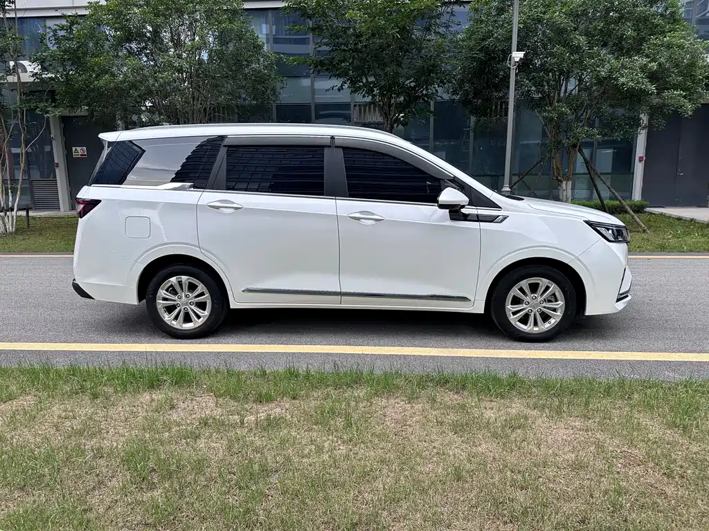 Wuling Jiachen 1.5 T CVT Smart Enjoyment Luxury
